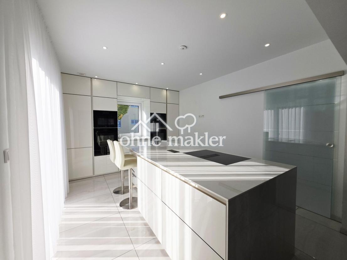 Küche mit Kochinsel