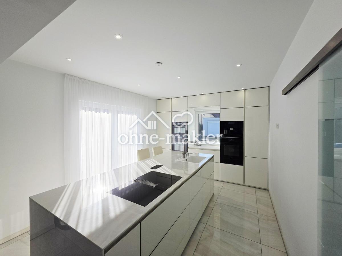 Küche mit Kochinsel