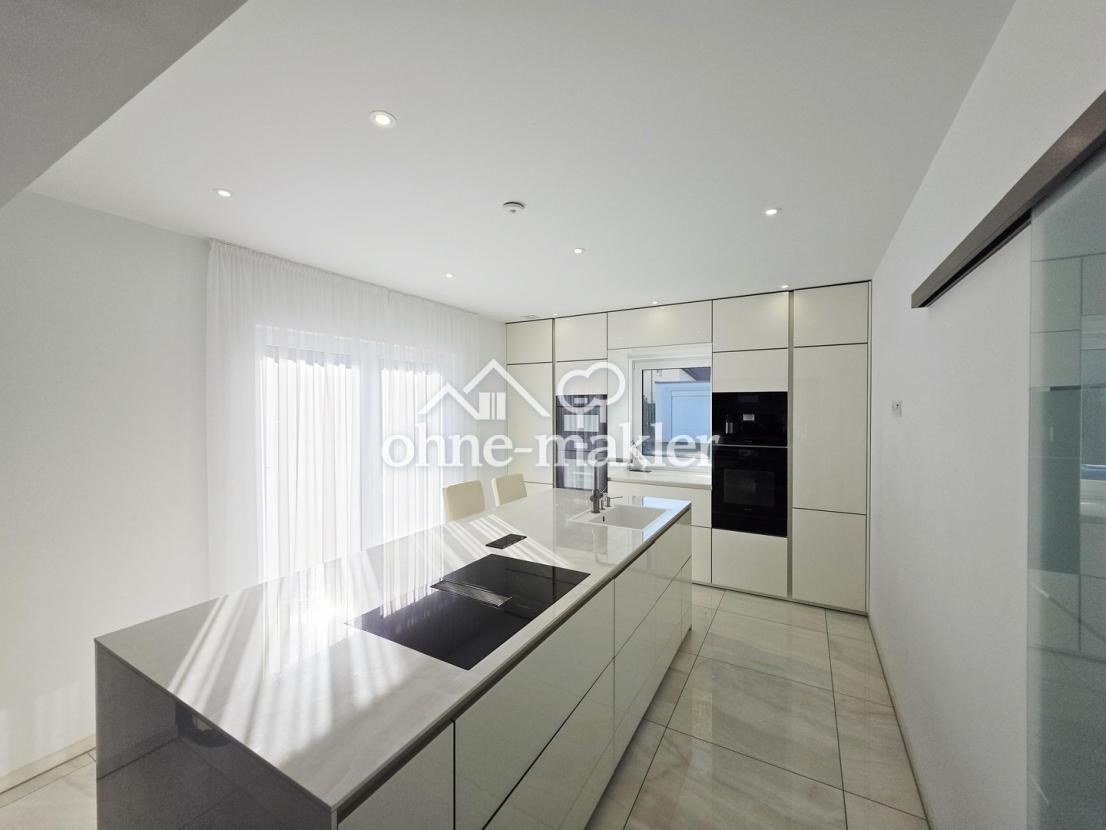 Küche mit Kochinsel