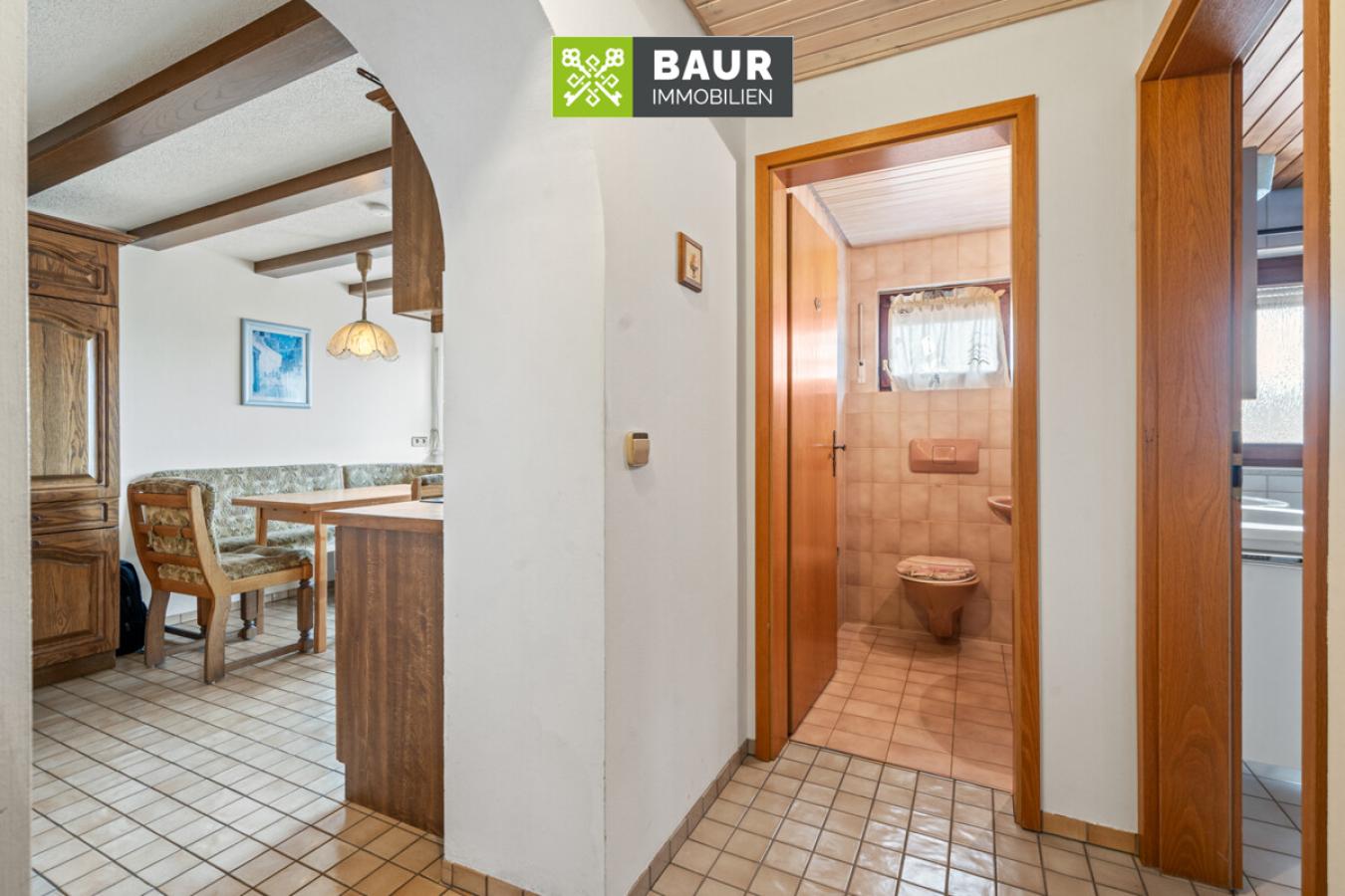 EG links Flur Küche WC