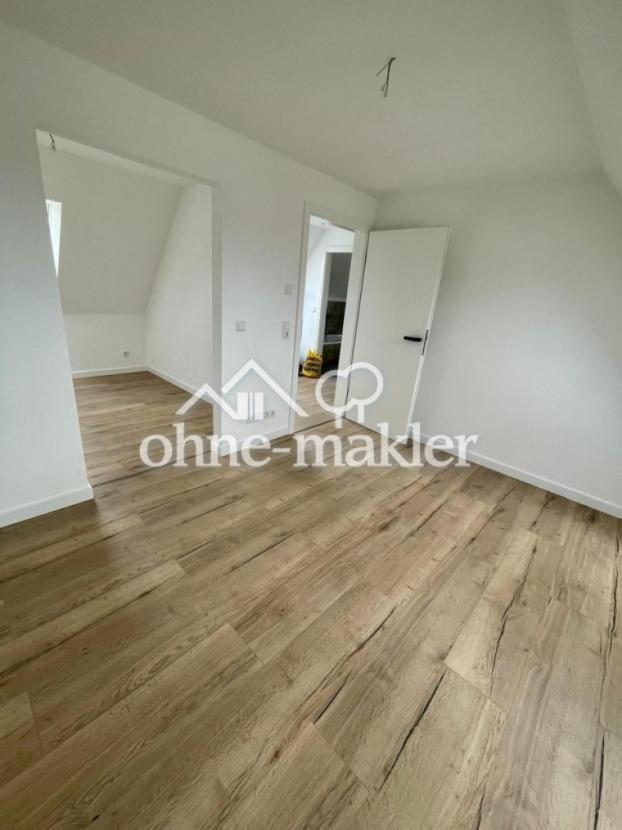 Schlafzimmer mit Ankleide OG