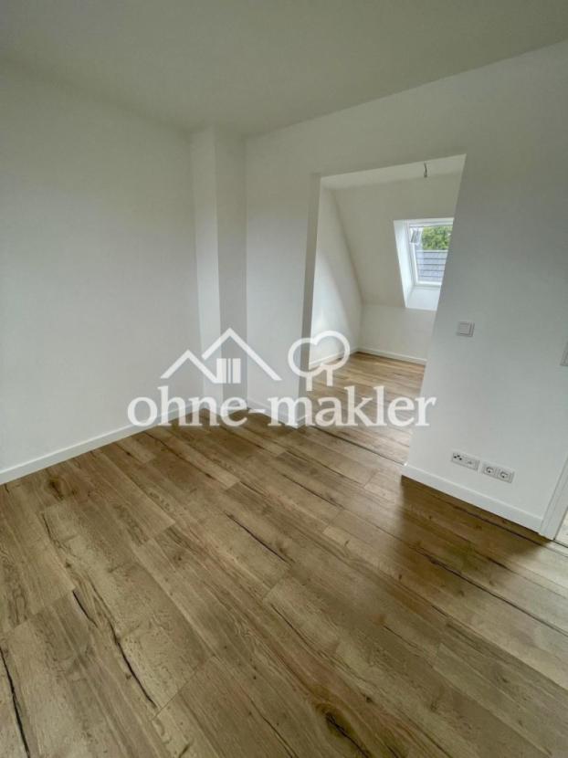 Schlafzimmer mit Ankleide OG