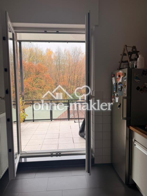 Blick von Küche auf Balkon