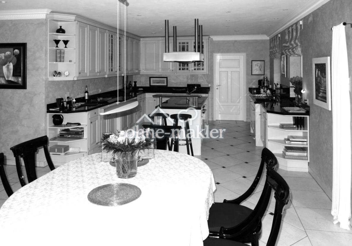 Wohnküche mit Einbauten