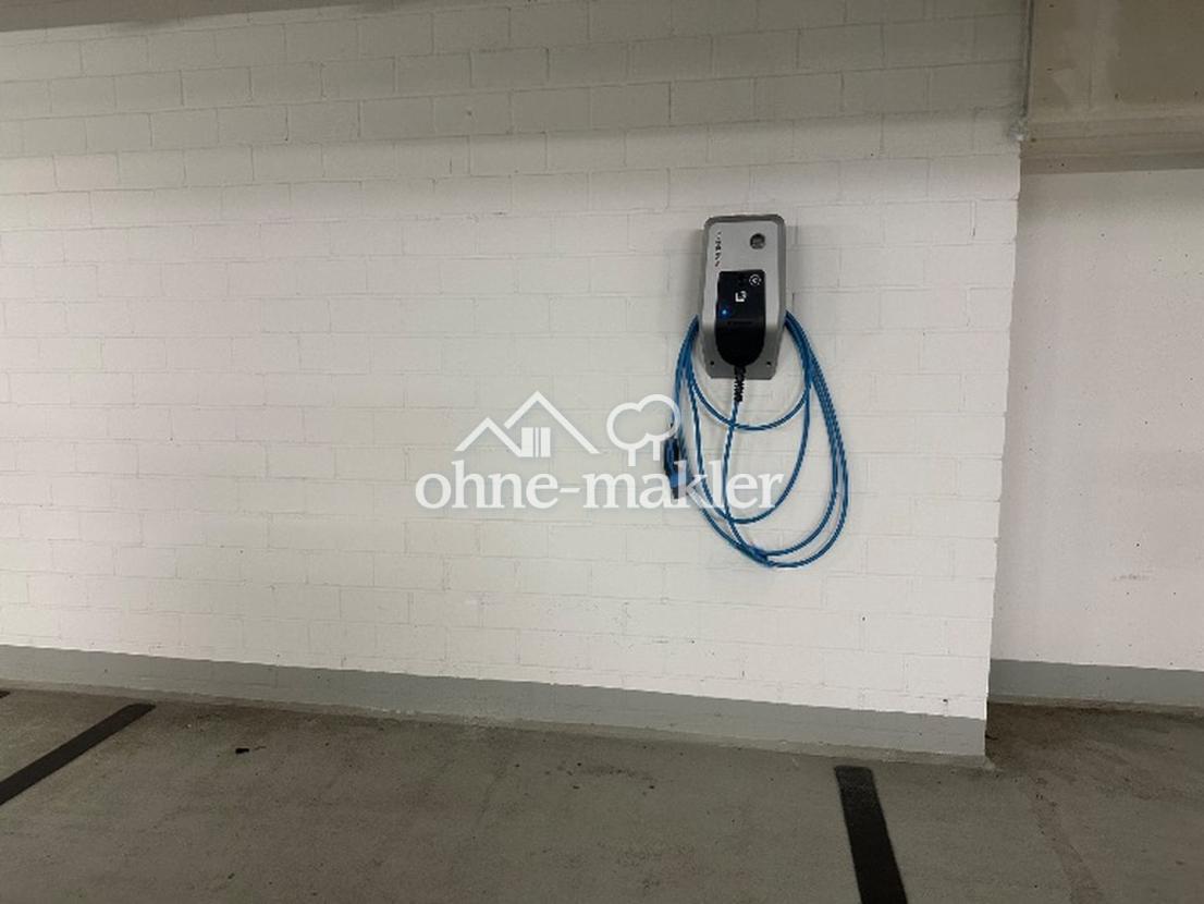 Tiefgarage mit E-Ladesäule