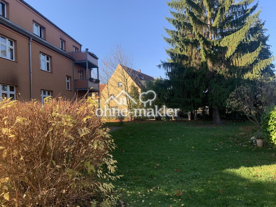 Eingangsbereich mit Garten