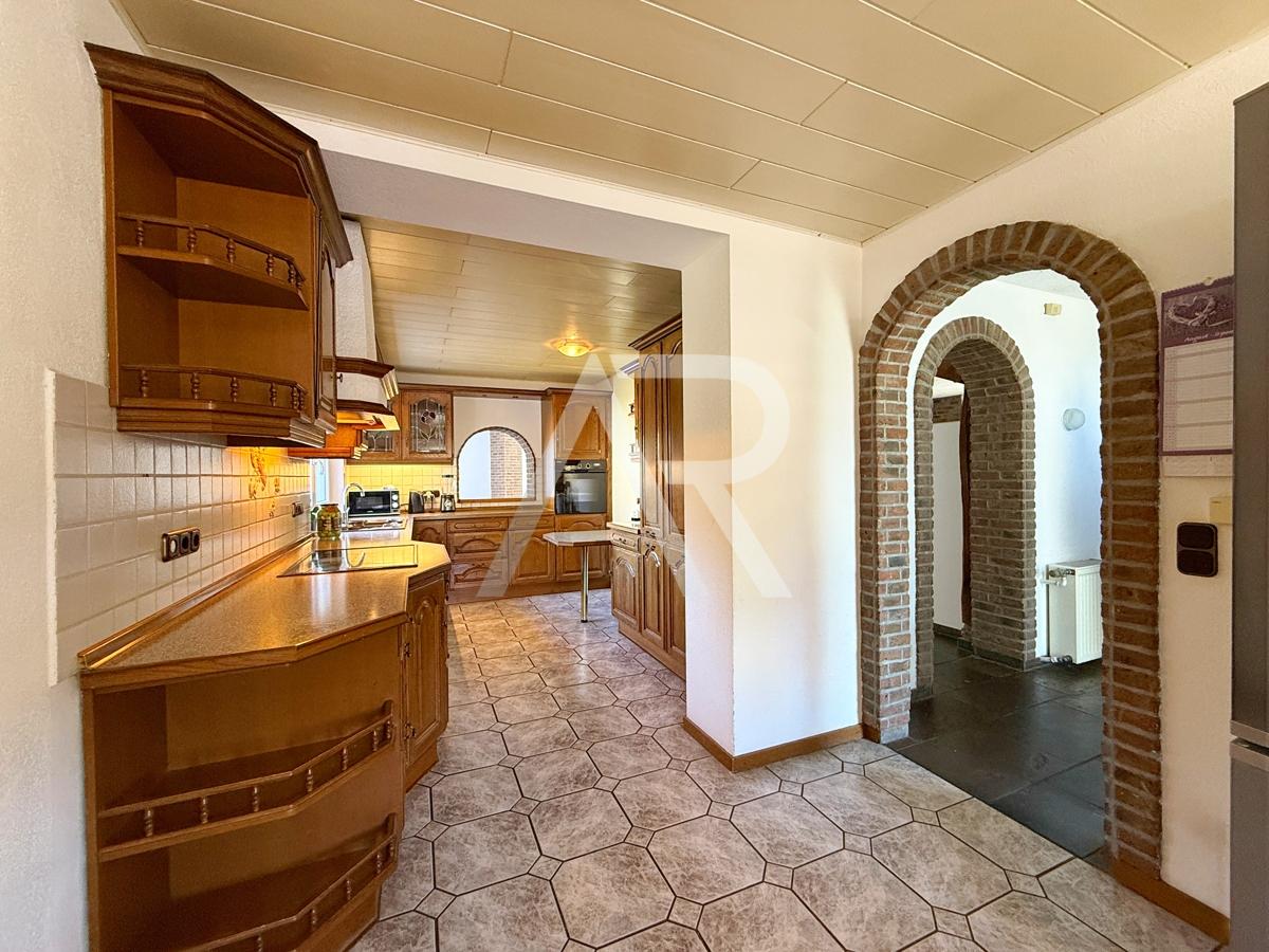 Küche mit Essbereich