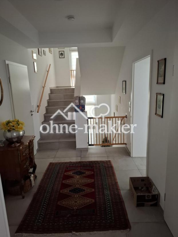 OG - Flur mit Treppenhaus