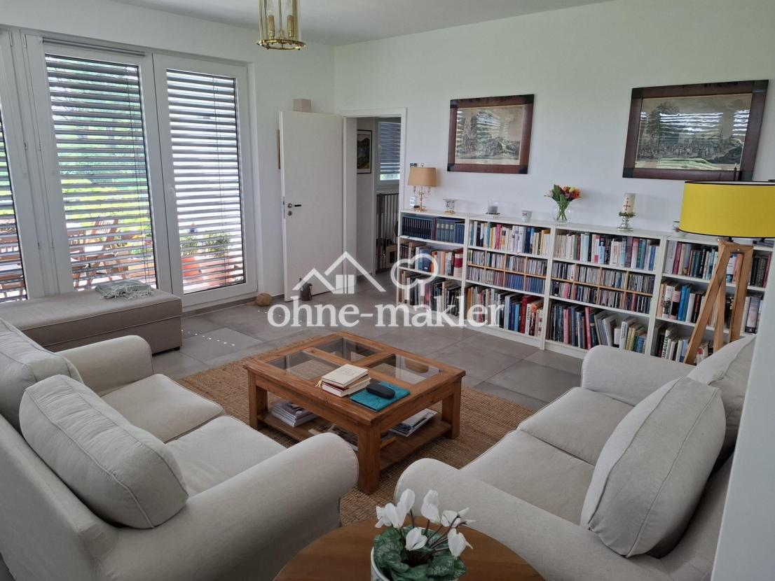 OG - Wohnzimmer mit Balkon