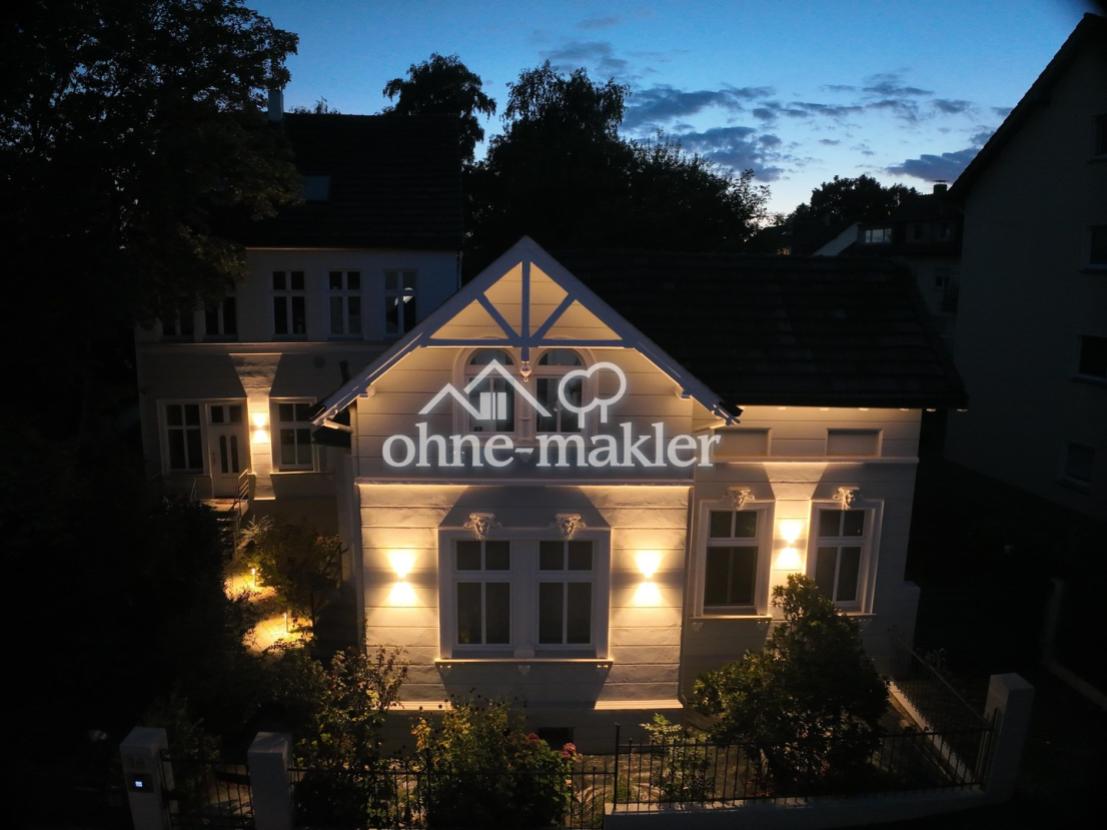 Ansicht vorne; Straße