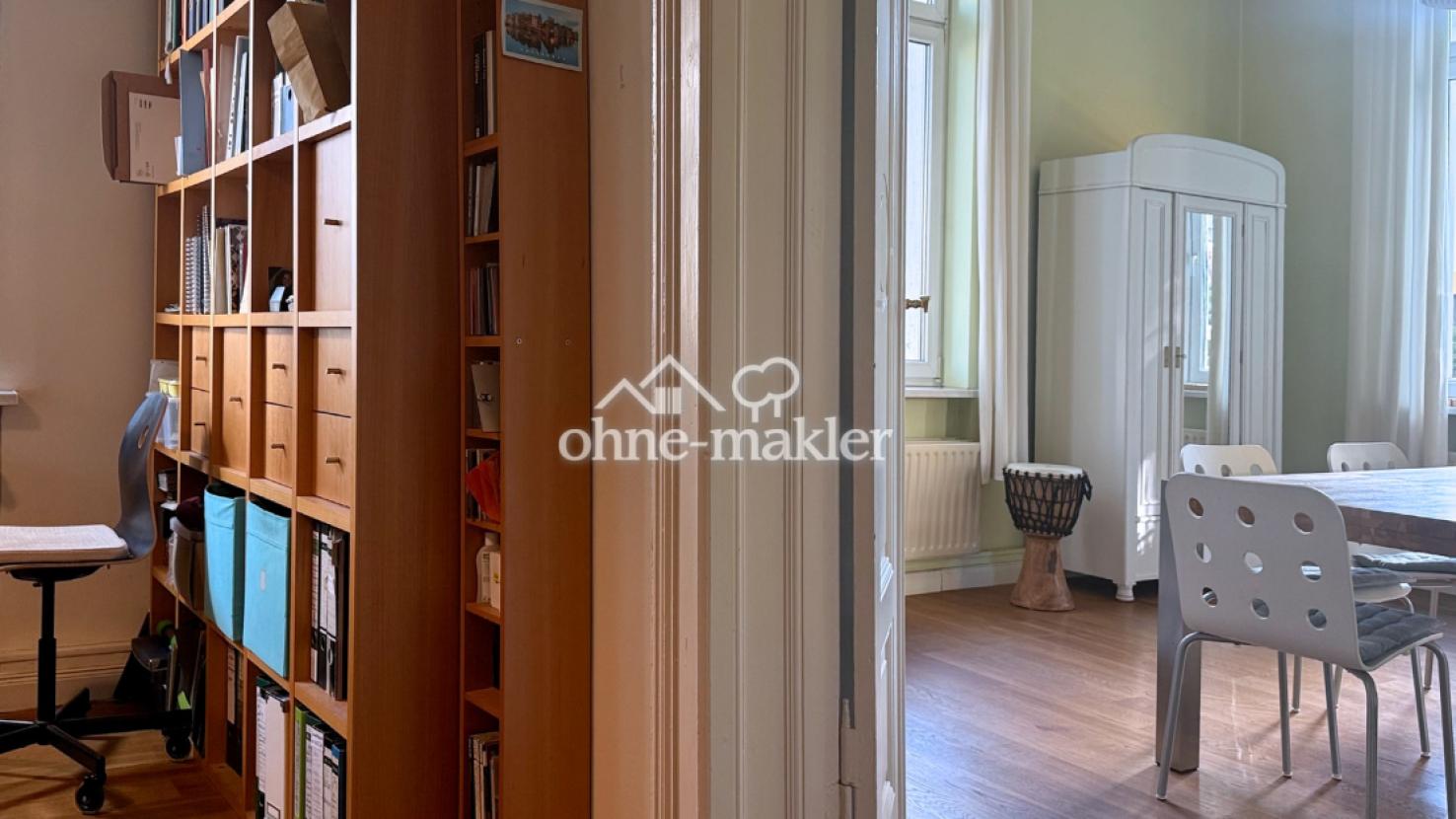 Arbeitszimmer am Esszimmer