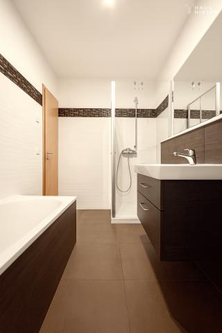 Ebene 4 - Dusch - und Badezimmer