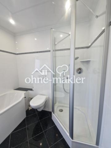 Badezimmer (Dusche u. Wanne)