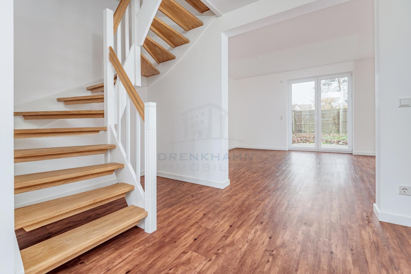 Flur-Treppe-Zugang Wohnzimmer