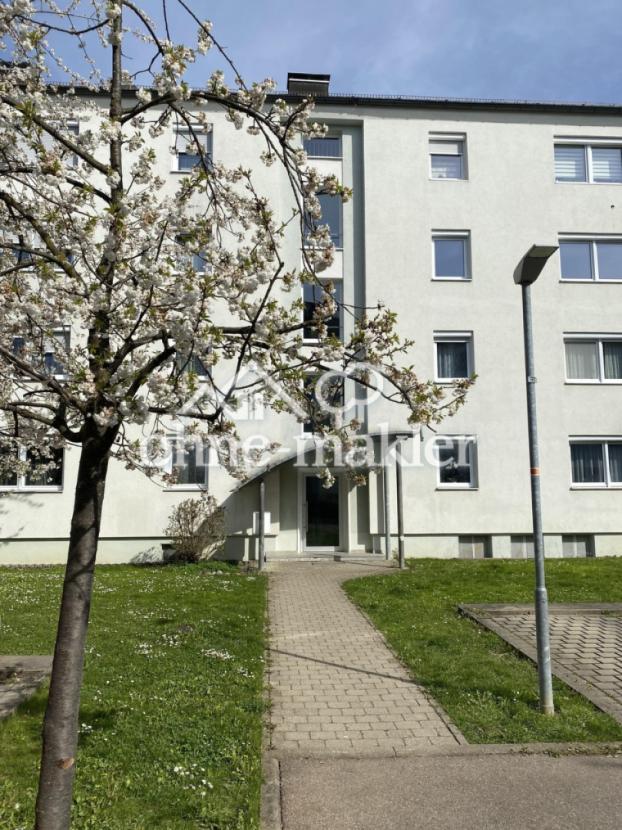 ETW, Frontansicht Haus