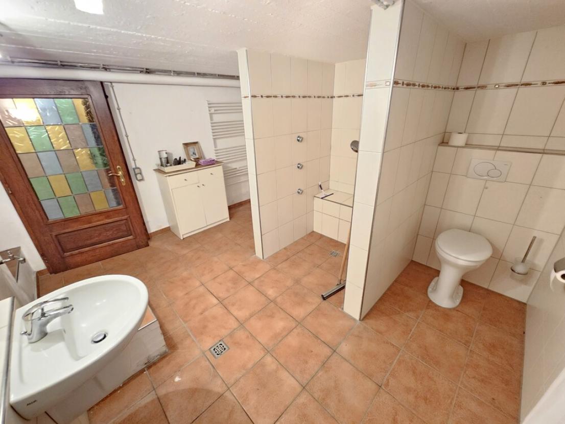 Badezimmer/Waschraum Untergeschoss