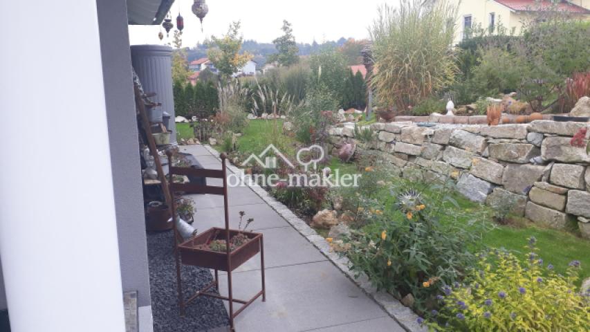 Süd-/Ostseite Garten