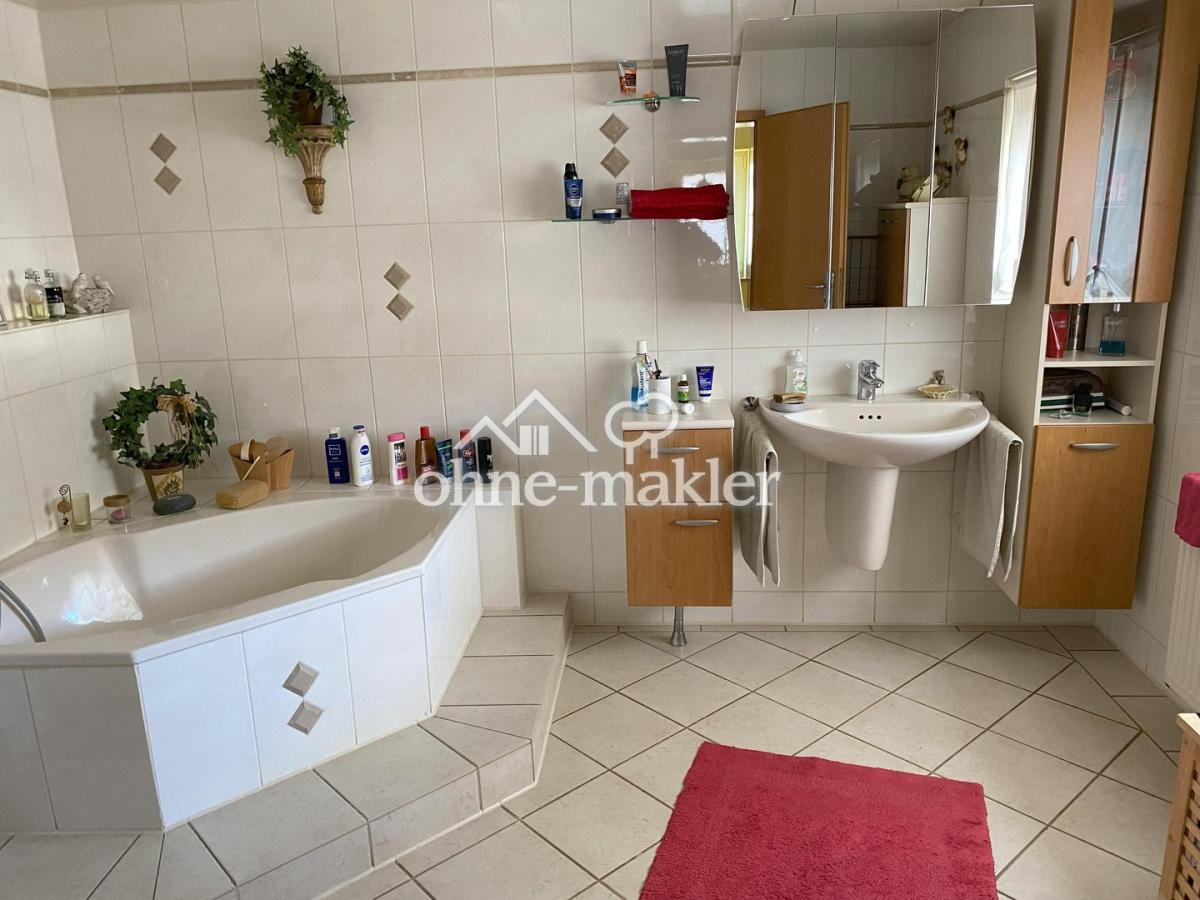 Tageslichtbad Wohnung OG