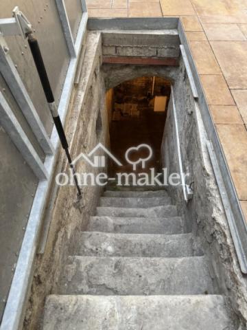 Kellerzugang im Innenhof