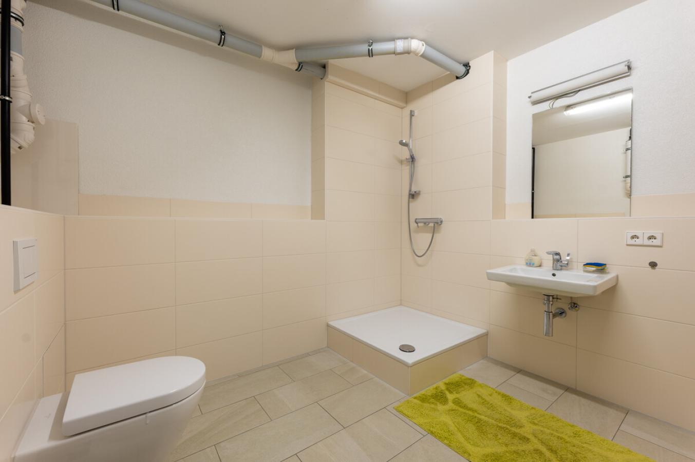 Dusche/WC im Untergeschoss