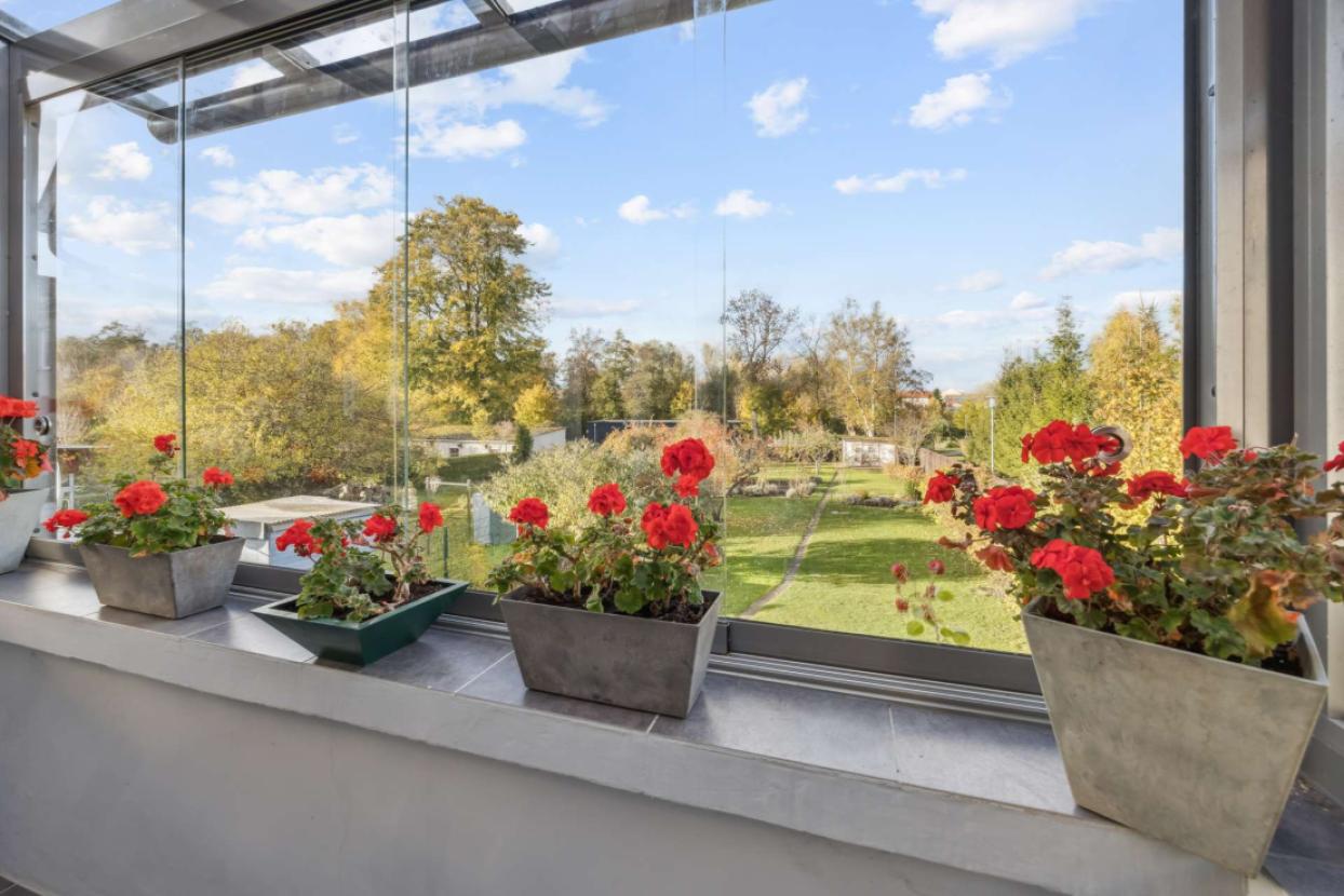 Wintergarten mit Blick zum Garten