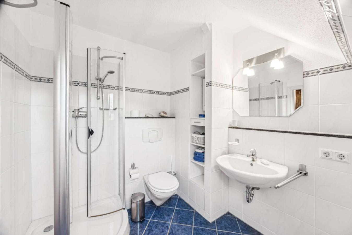 Badezimmer im Dachgeschoss