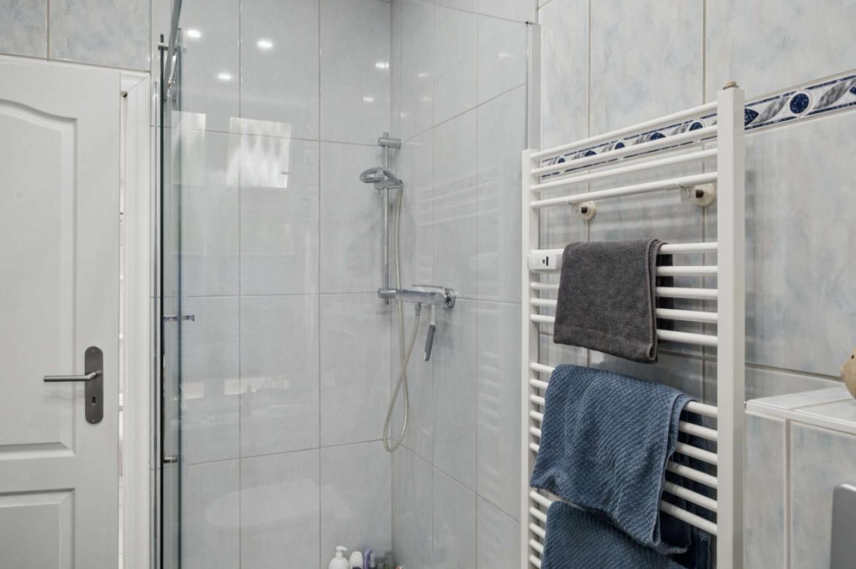 Badezimmer im Erdgeschoss