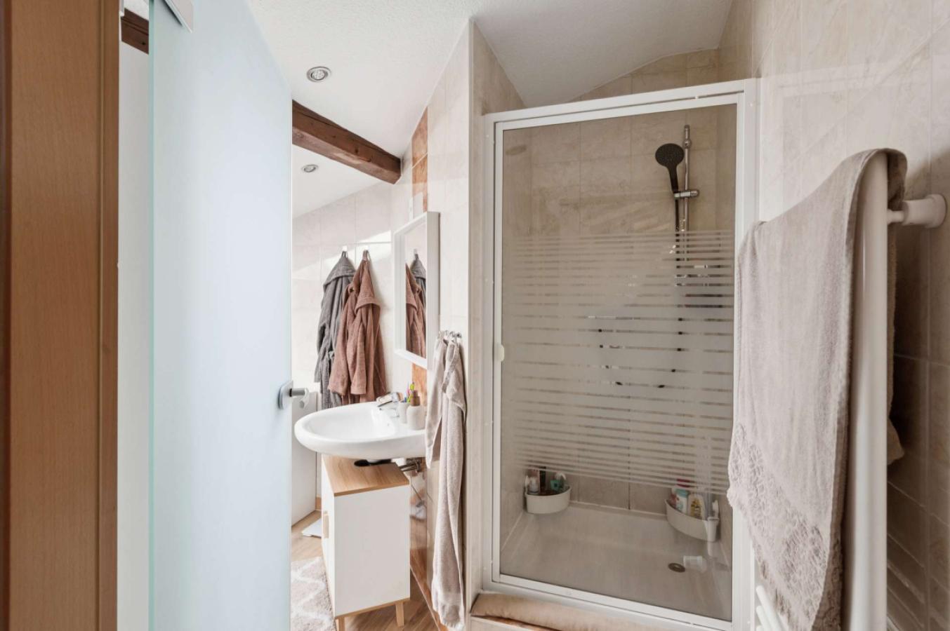 Badezimmer im Dachgeschoss