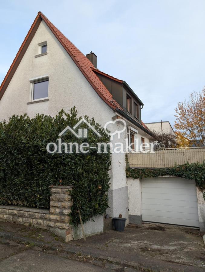 Garage mit Zugang ins Haus