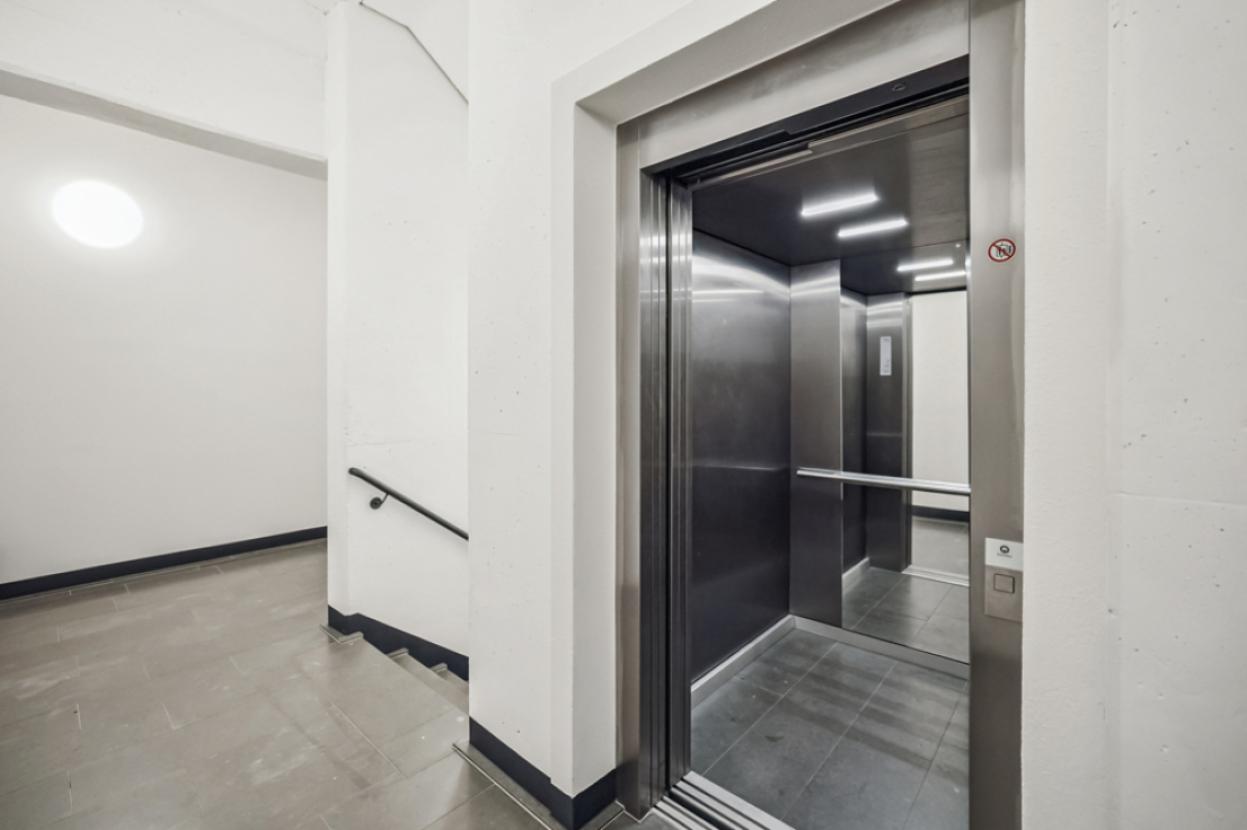 Treppenhaus - Personenaufzug