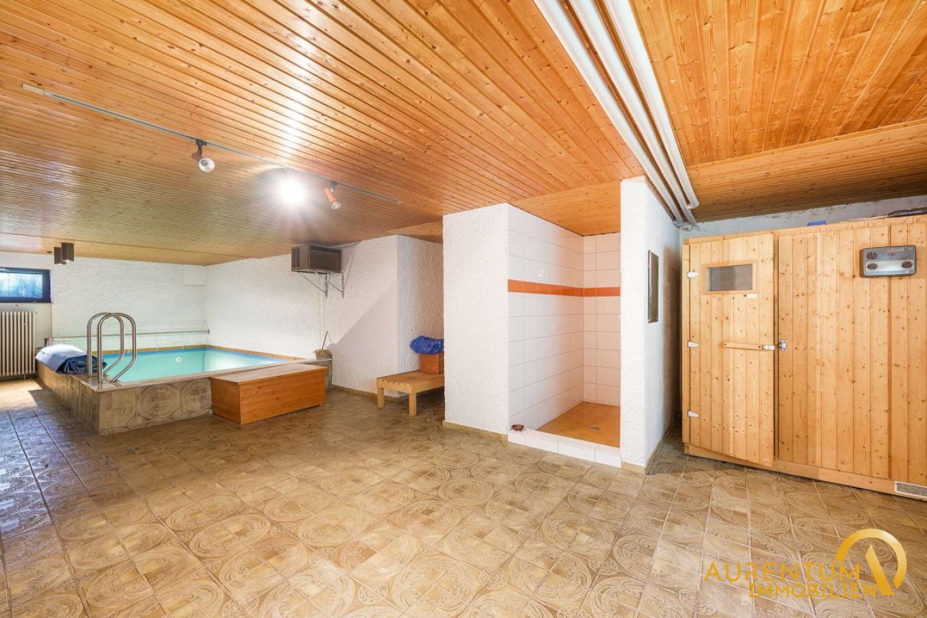 Hobbyraum mit Pool, Sauna