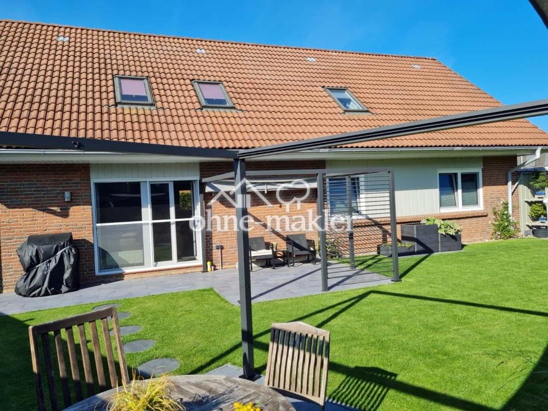 Terrassen und 2 Pergolen