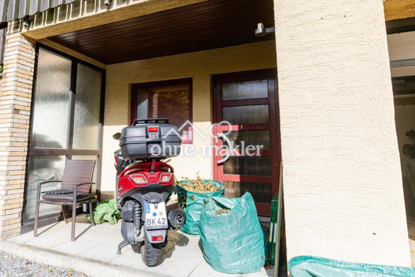 EG Zugang Bürozimmer