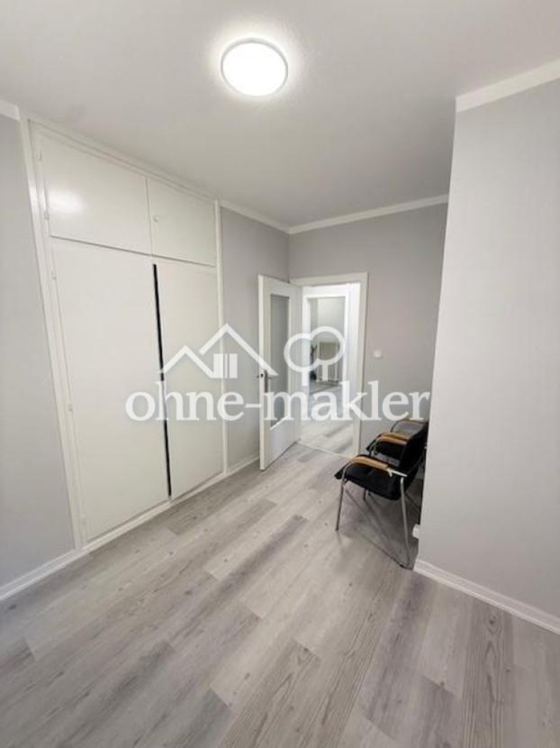 Zimmer 2 mit Einbauschrank