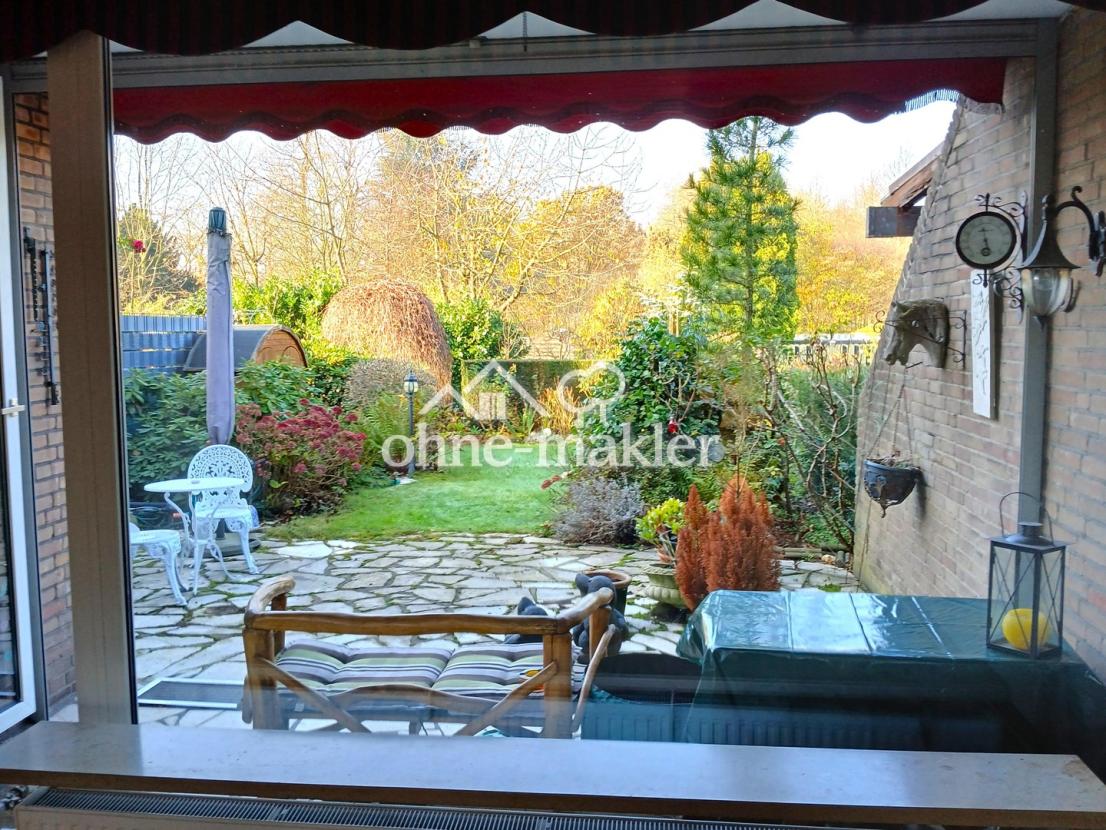 Wohnzimmerblick in den Garten