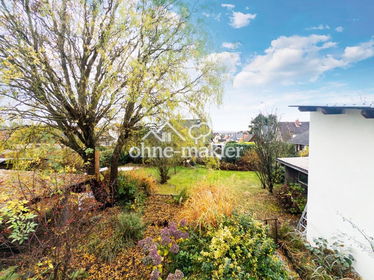 Weitblick, da auf einem Hügel 