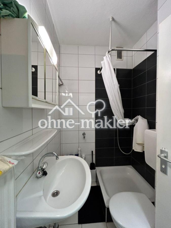 Badezimmer mit Dusche