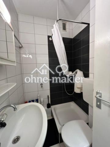 Badezimmer mit Dusche