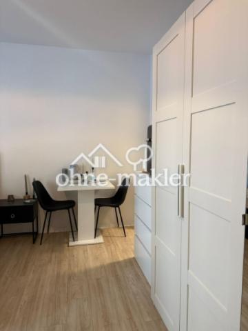 Wohnzimmer mit Schränken