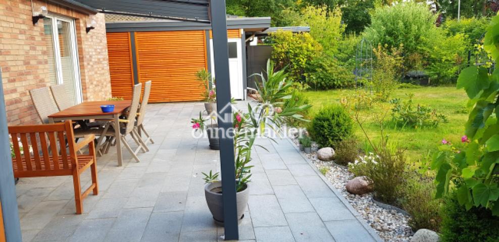 Terrasse mit Überdachung