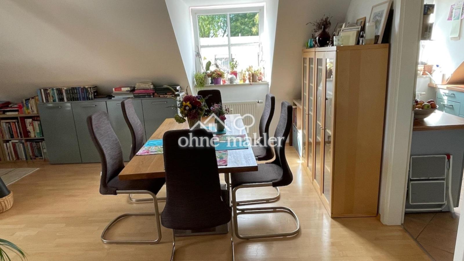 Essen direkt neben der Küche