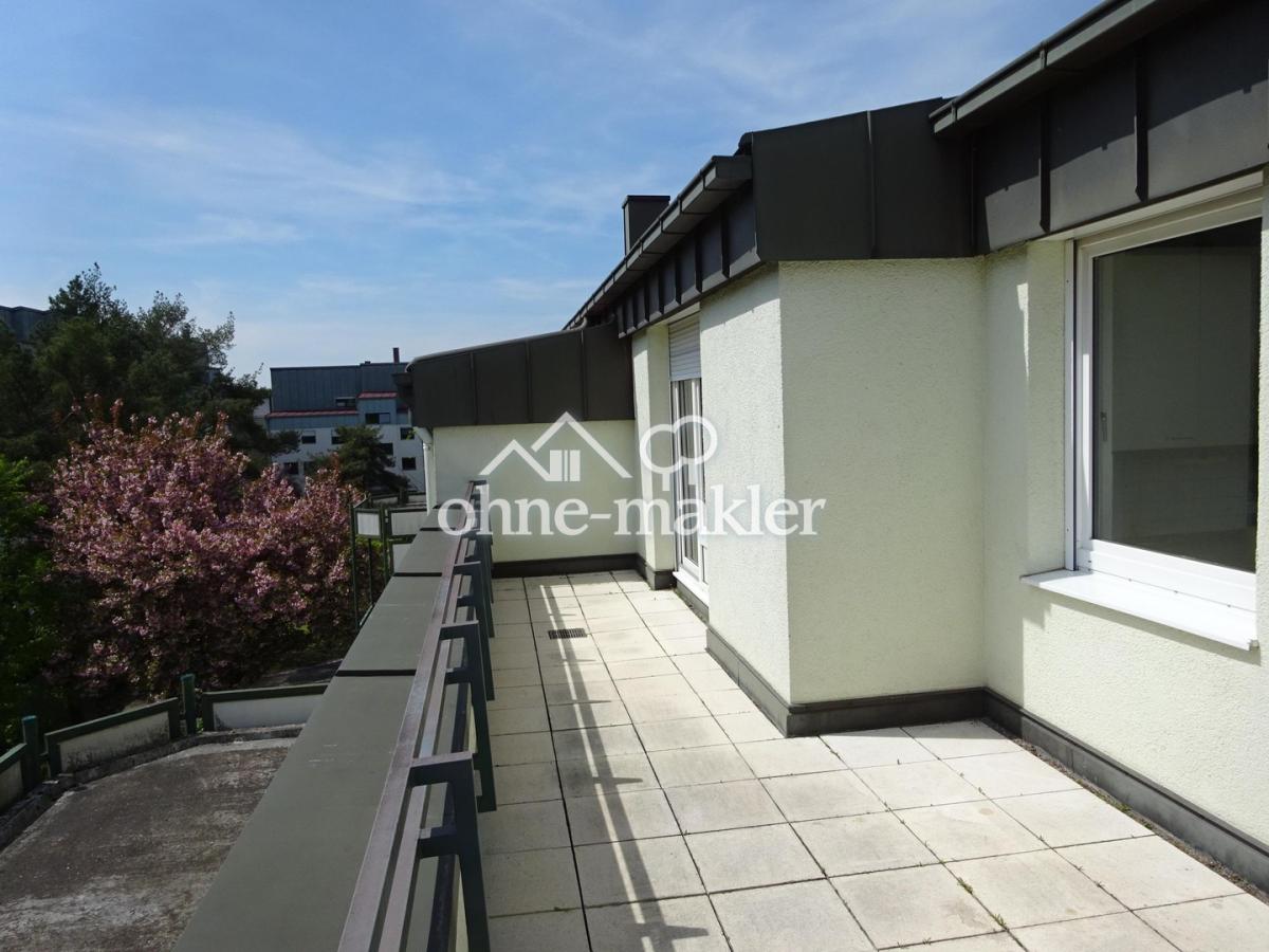 Dachterrasse rechts Küchenfens