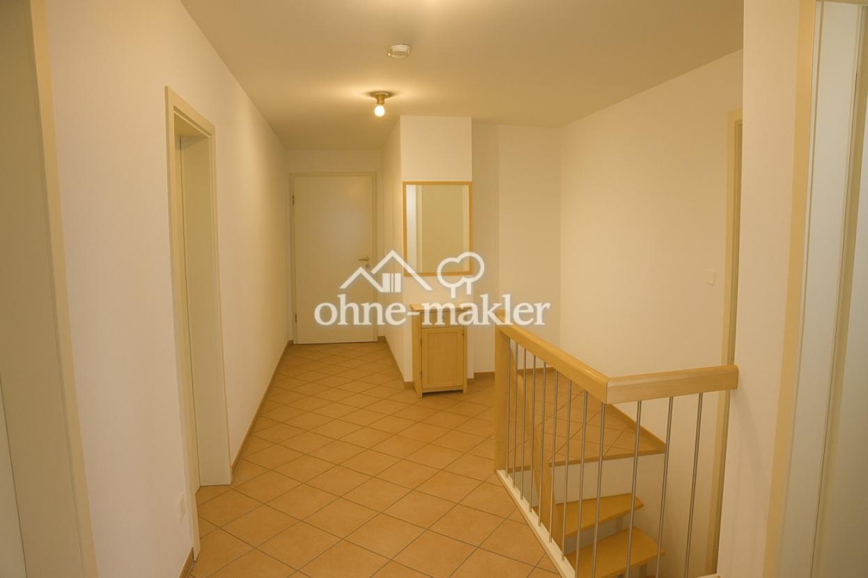 Flur (Bild mit KI bereinigt)