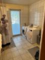 Waschküche mit Dusche