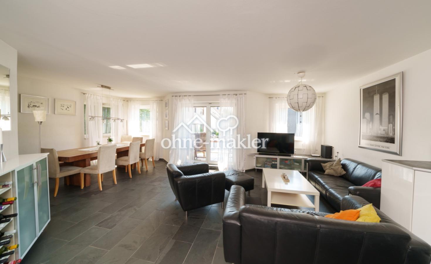 1.OG: Wohn- & Essbereich 3