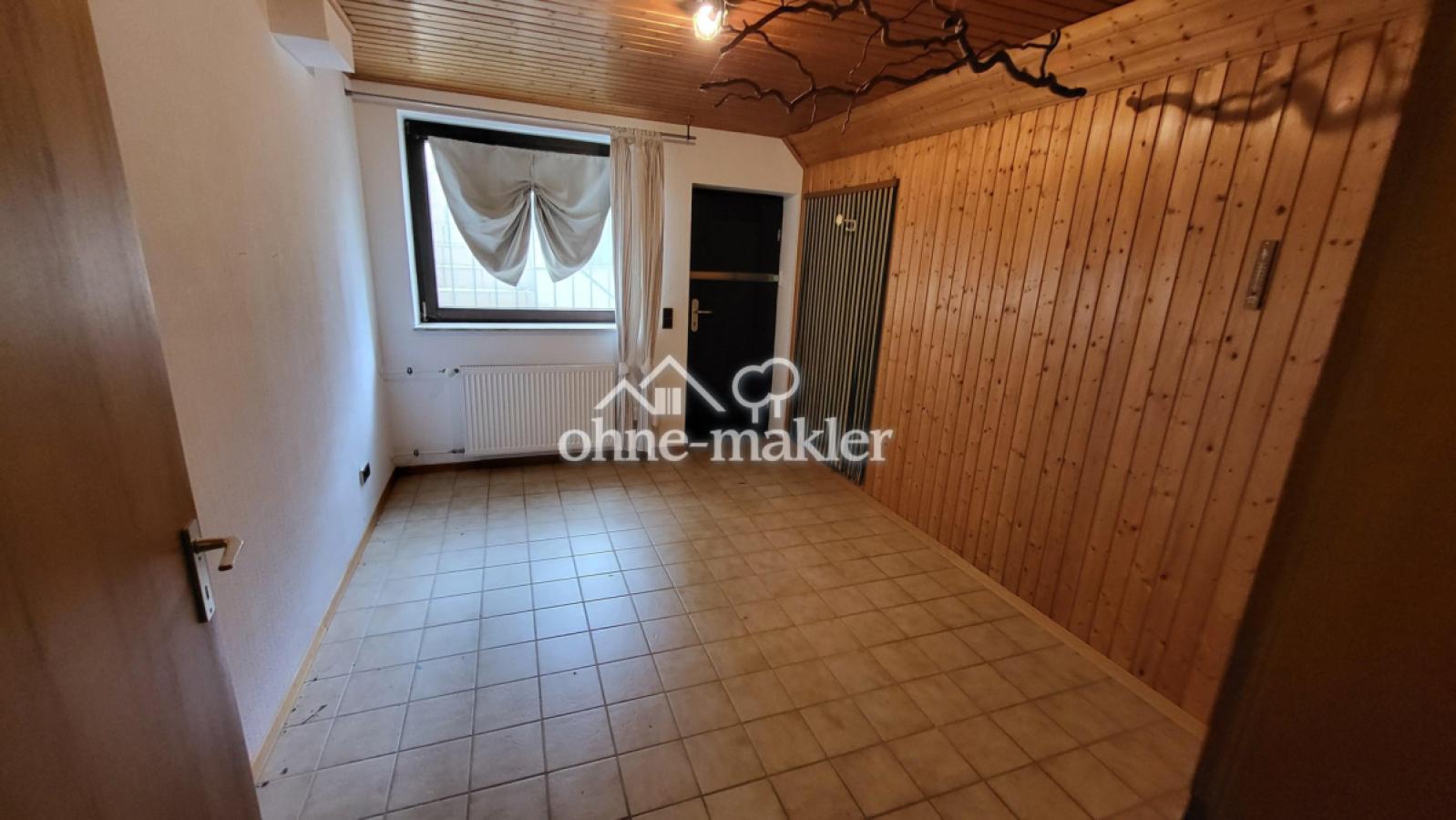 KG Zimmer mit Zugang Garten