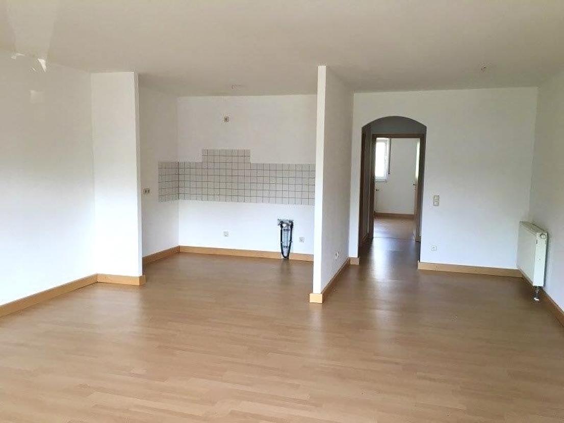 Wohnzimmer, unmöbliert