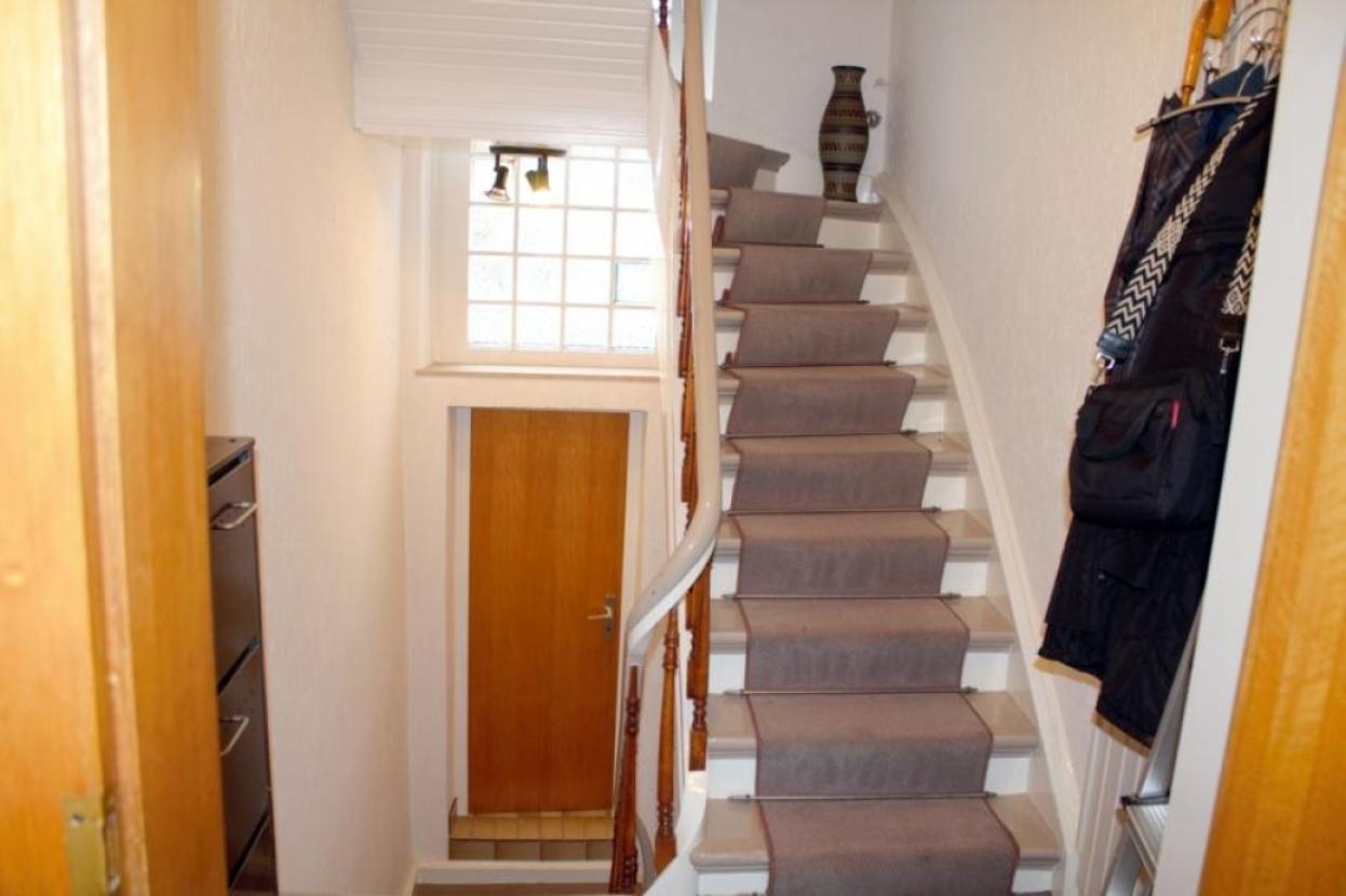 Original Treppenhaus Haupthaus 1.OG mit Gäste WC