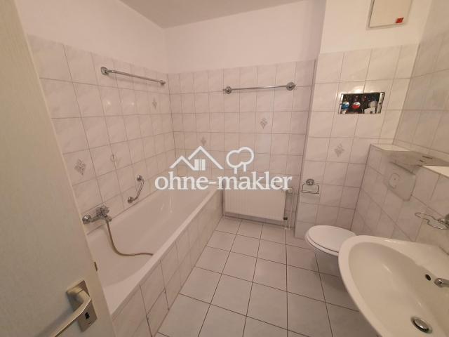 Vollbad mit Dusche, Wanne, WC