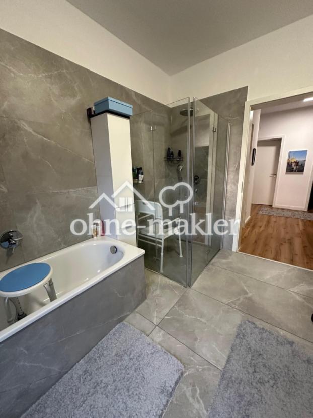 Badewanne & Regendusche 